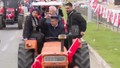 CHP'nin yüzde 2 oy aldığı Yozgat'ta Kasketiyle traktörün direksiyonunda Özgür Özel izdihamı!