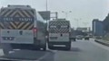 İki öğrenci servisi trafiği birbine kattı: Çocuklarımız bu magandalara emanetmiş!