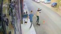Türkiye'nin kedi çetesi iş başında: Köpek gezdiren vatandaşı pişman ettiler!
