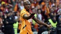 Galatasaray'dan 20 milyon Euro isteyen Osimhen 30 milyon Euro'ya imzayı attı!