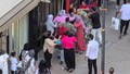 Kadınların kavgasında inanılmaz görüntüler! Kafasını ısırmaya çalıştı