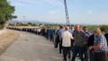 Yıllardır devam eden bayram geleneği: Saatlerce kuyrukta beklediler!