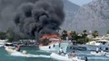 Fethiye'de marinaya bağlı motoryat alev alev yandı