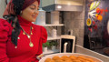 Ekranların ''Semda Chef''i tesettüre veda edip türbanını çıkarınca hakaret yağdırdılar