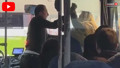 Özel halk otobüsünde kadın yolcu ile şoför yumruk yumruğa birbirine girdi!
