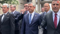 Özgür Özel'den TBMM önünde tarihi çıkış: ''Yargı darbesini püskürttünüz, önce Kurultay!''