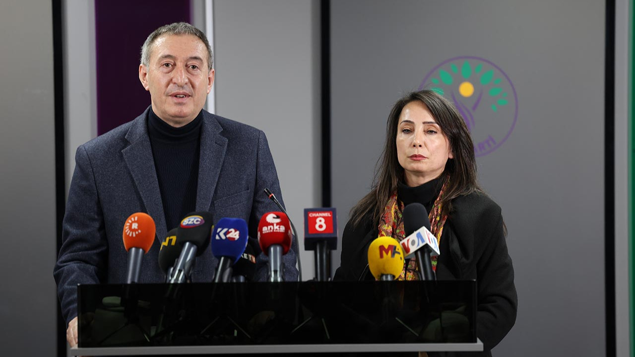 DEM Parti'den ''Türk bayrağına saldırı'' açıklaması