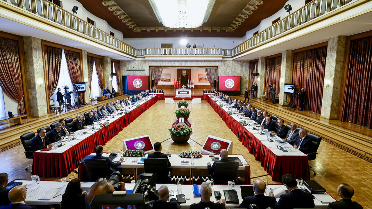 CHP İmralı kararını verdi: ''Komisyonda varız, İmralı'da yokuz''