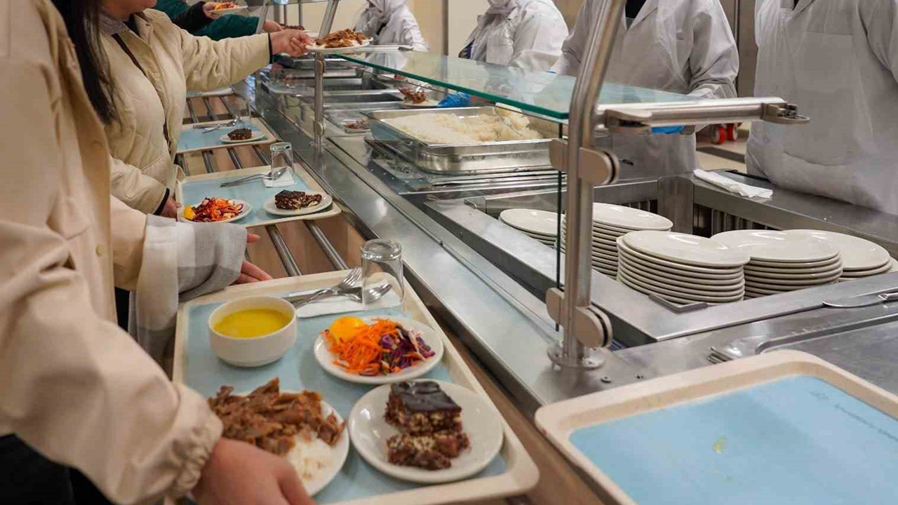 Üniversitelerin yemek ücretlerine de zam yağdı