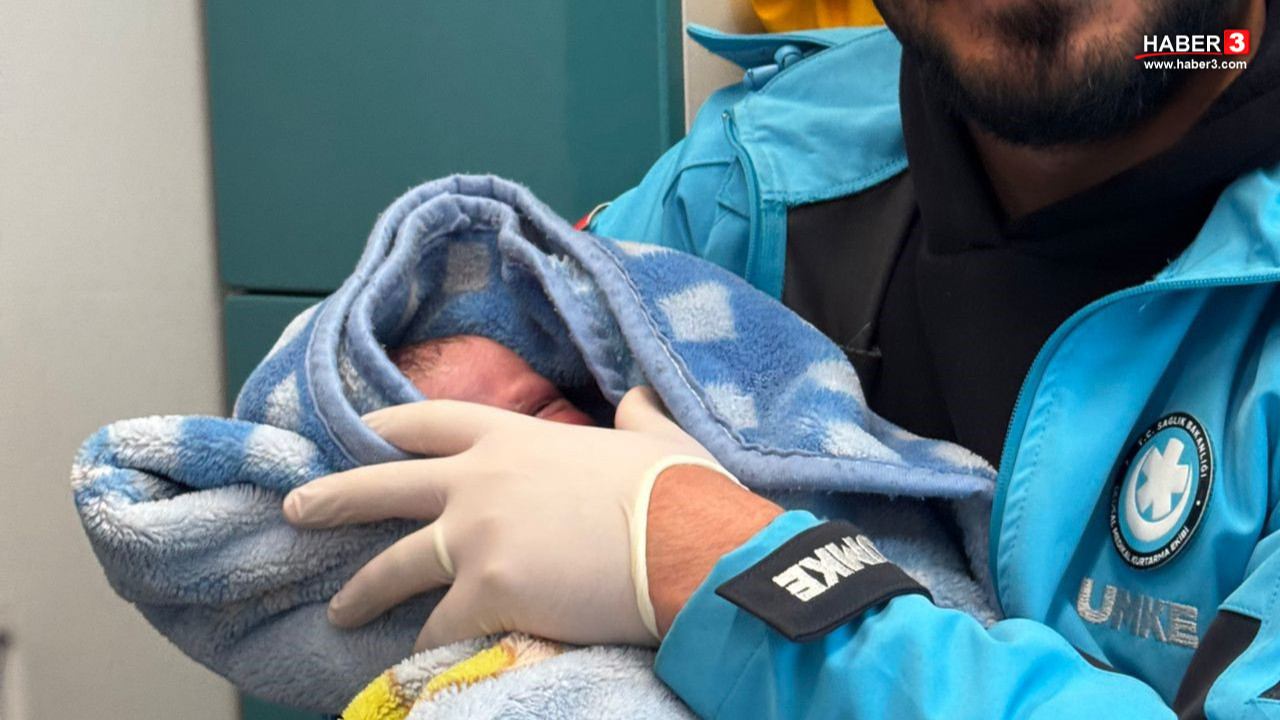 Ambulansta doğum yapan anne çocuğuna öyle bir isim verdi ki...