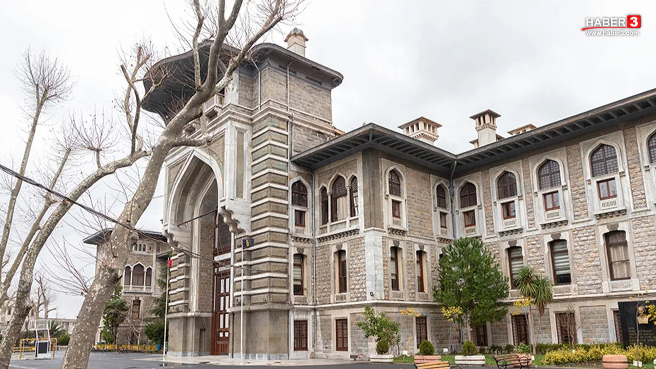 İstanbul Erkek Lisesi'ndeki taciz ve darp skandalında bir isim daha görevden alındı