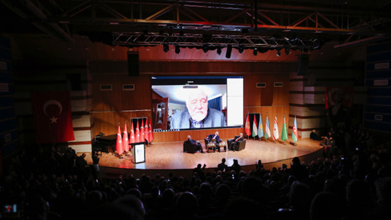 Ankara Büyükşehir Belediyesi ''Dünya Türk Dili Ailesi Günü'' paneline ev sahipliği yaptı