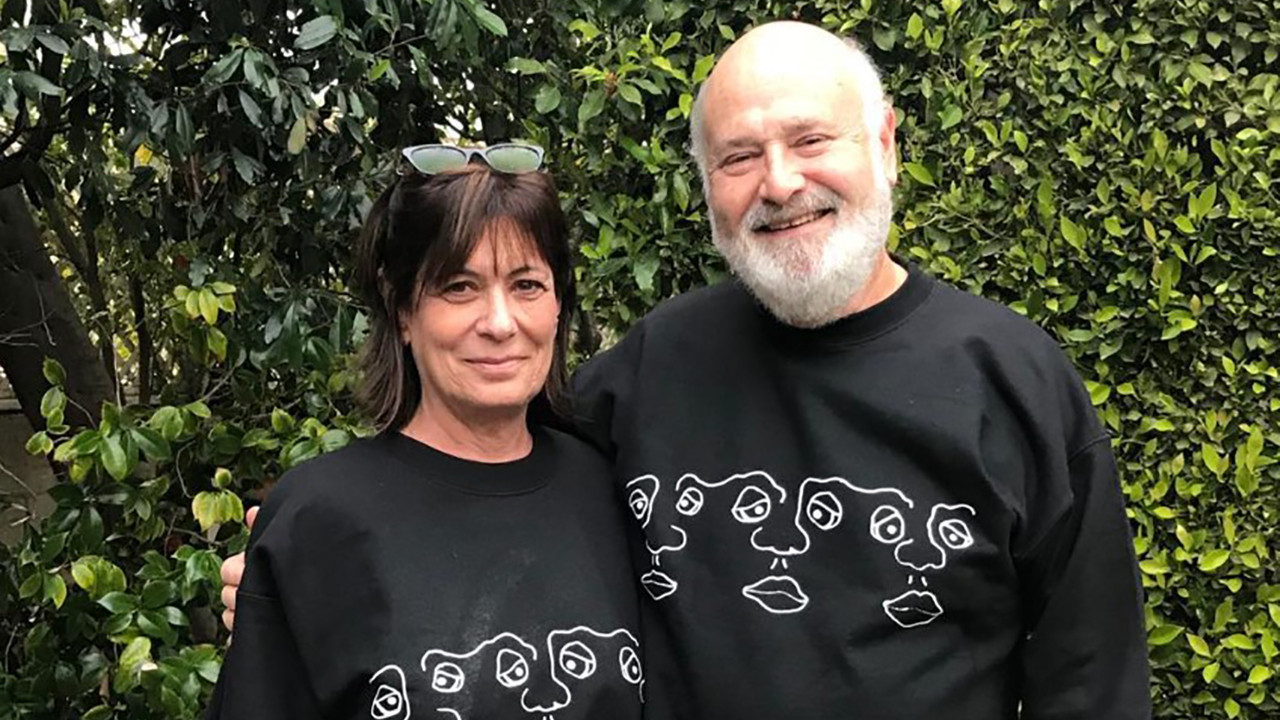 Ünlü yönetmen ve eşi, evlerinde bıçaklanarak öldürüldü