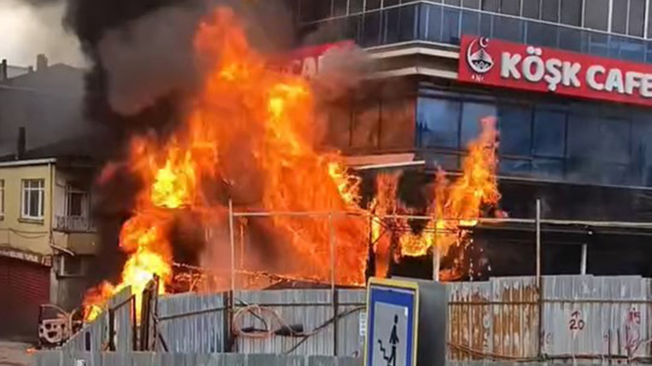 İstanbul'da büyük yangın: Arabada başladı, binaya sıçradı