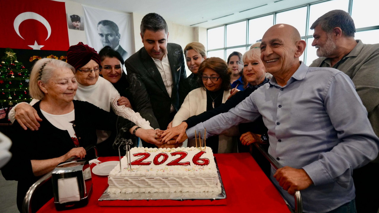 Kartal Belediyesi’nden Huzurevi Sakinlerine Yeni Yıl Etkinliği