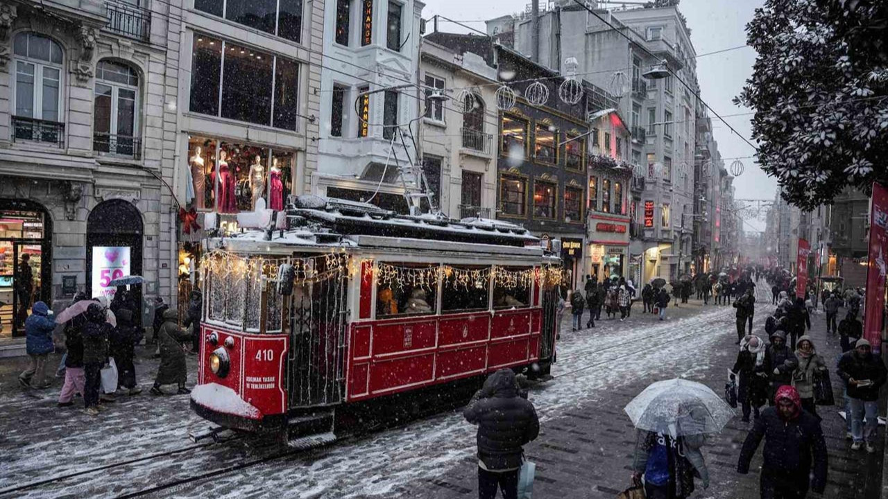 İstanbul'da kar yağışının başlayacağı tarih belli oldu