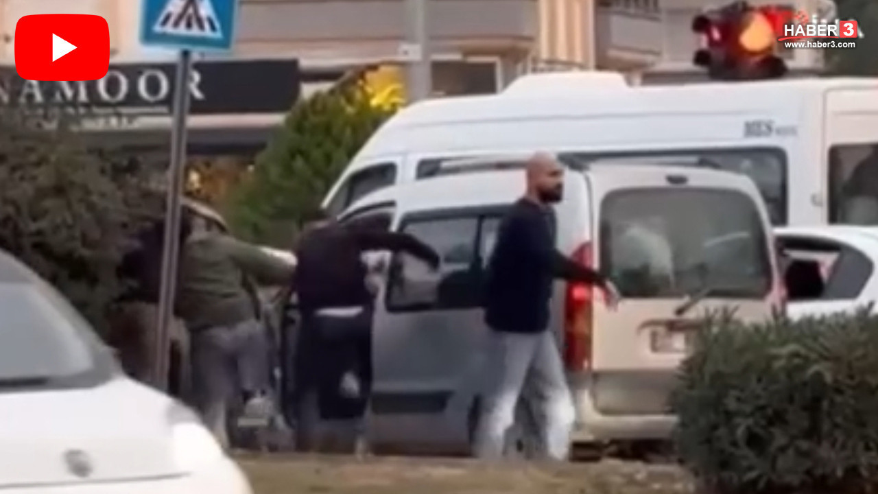 Trafikte bir başka sürücüye saldırıp tekme tokat öldüresiye dövdüler