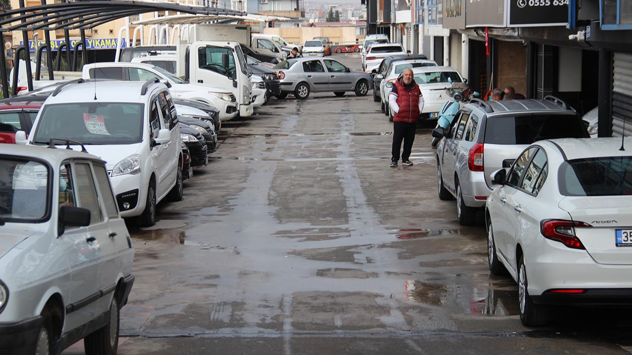 İkinci el araç alıp satacaklar dikkat! Süre uzatıldı