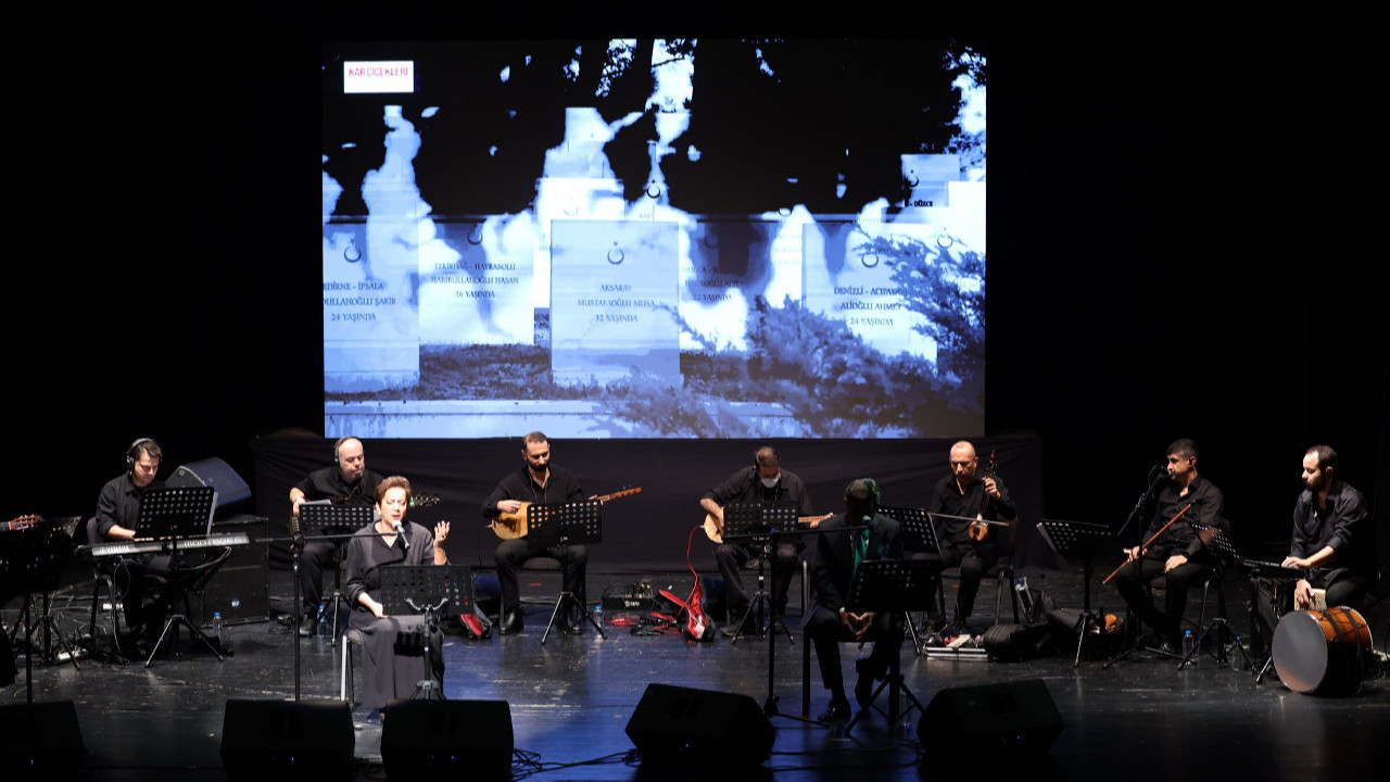 Sarıkamış şehitleri Küçükçekmece'de ağıtlarla anıldı