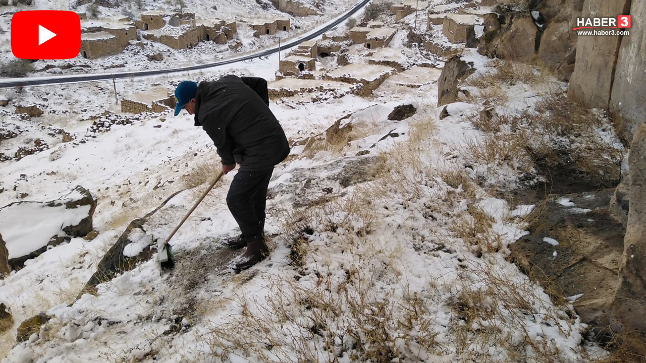73 yaşıonda dondurucu soğuğa rağmen kilometrelerce gezip tek bir aç hayvan bile bırakmıyor