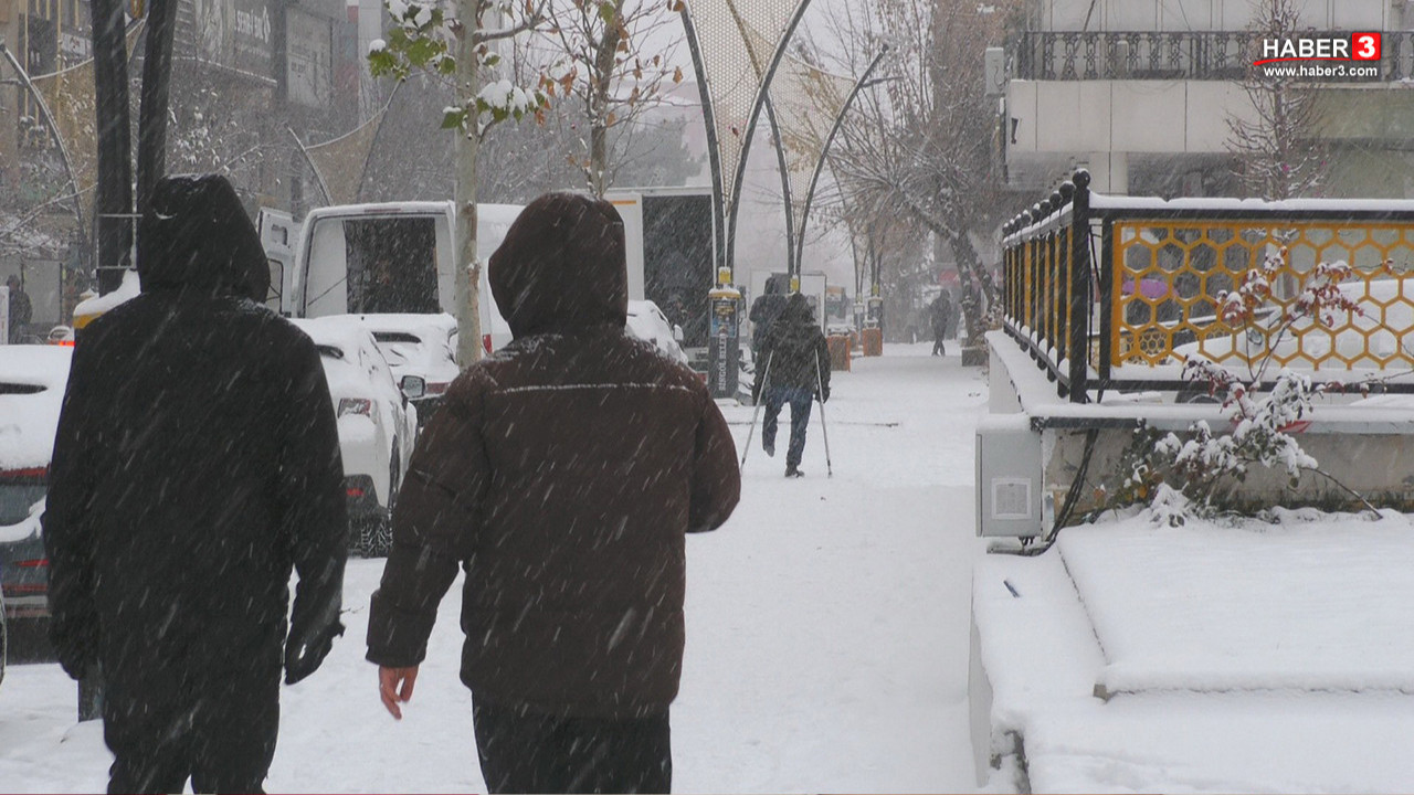 İstanbul'un 5 ilçesinde okullar tatil edildi