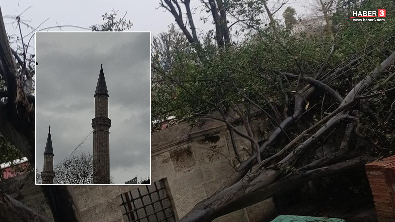 Fırtına Ayasofya Camii'ni de vurdu: Minarenin alemi düştü