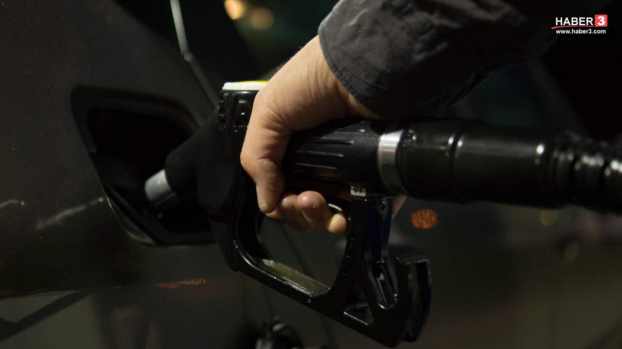 Akaryakıt fiyatları baş döndürüyor: Motorine yeniden zam geliyor