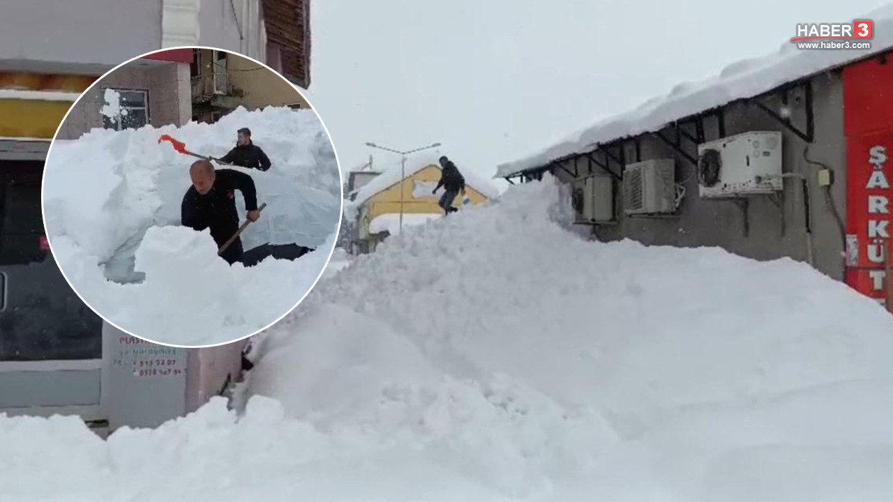 Evler, araçlar, yollar kara gömüldü: 1.5 metreye ulaşan kar hayatı durdurdu