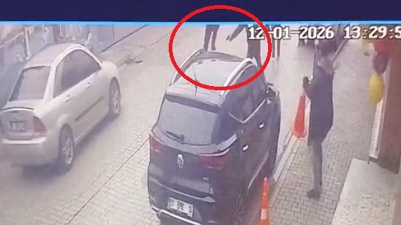 Çocuğunun eski öğretmenine sokak ortasında kabusu yaşattı