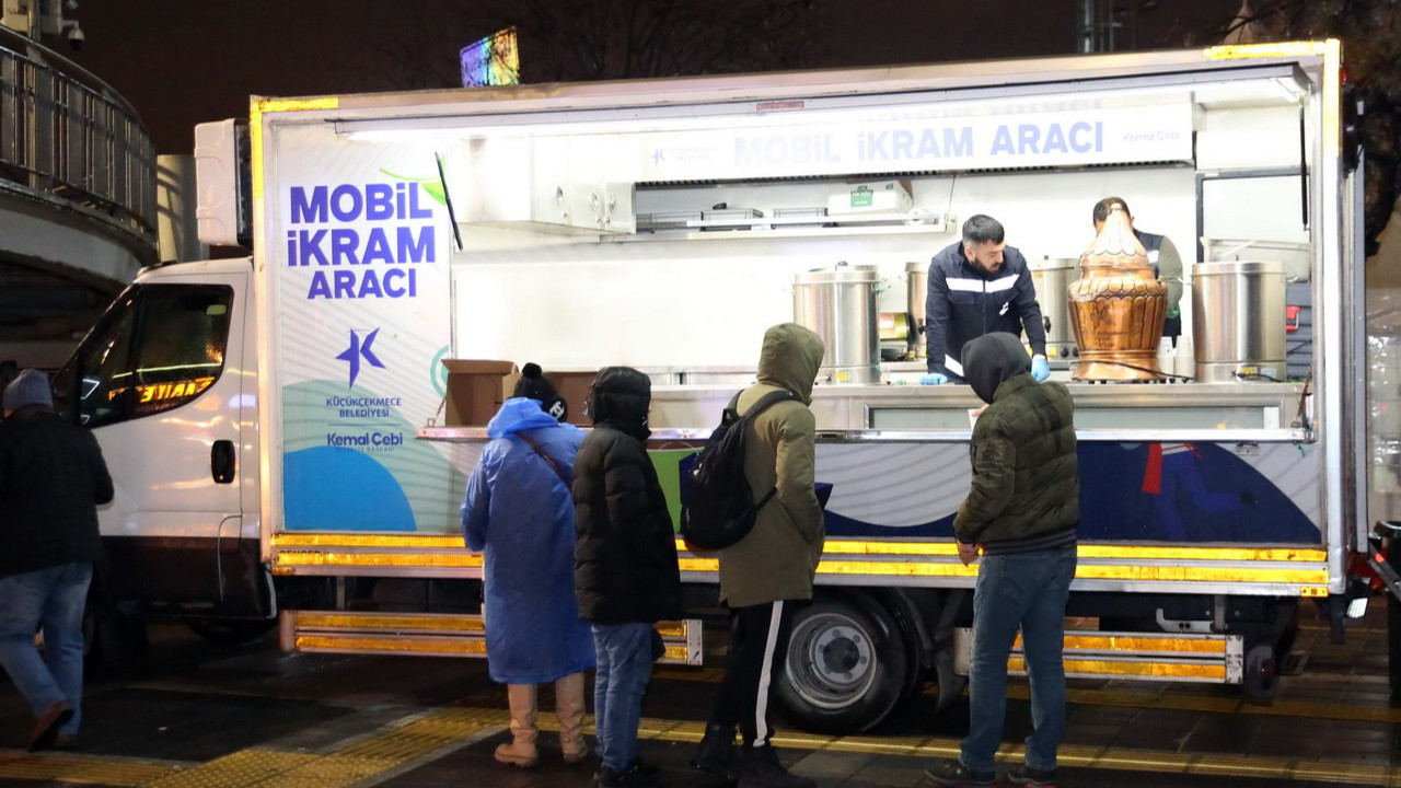 Soğuk havalarda sıcak dayanışma Küçükçekmece'de