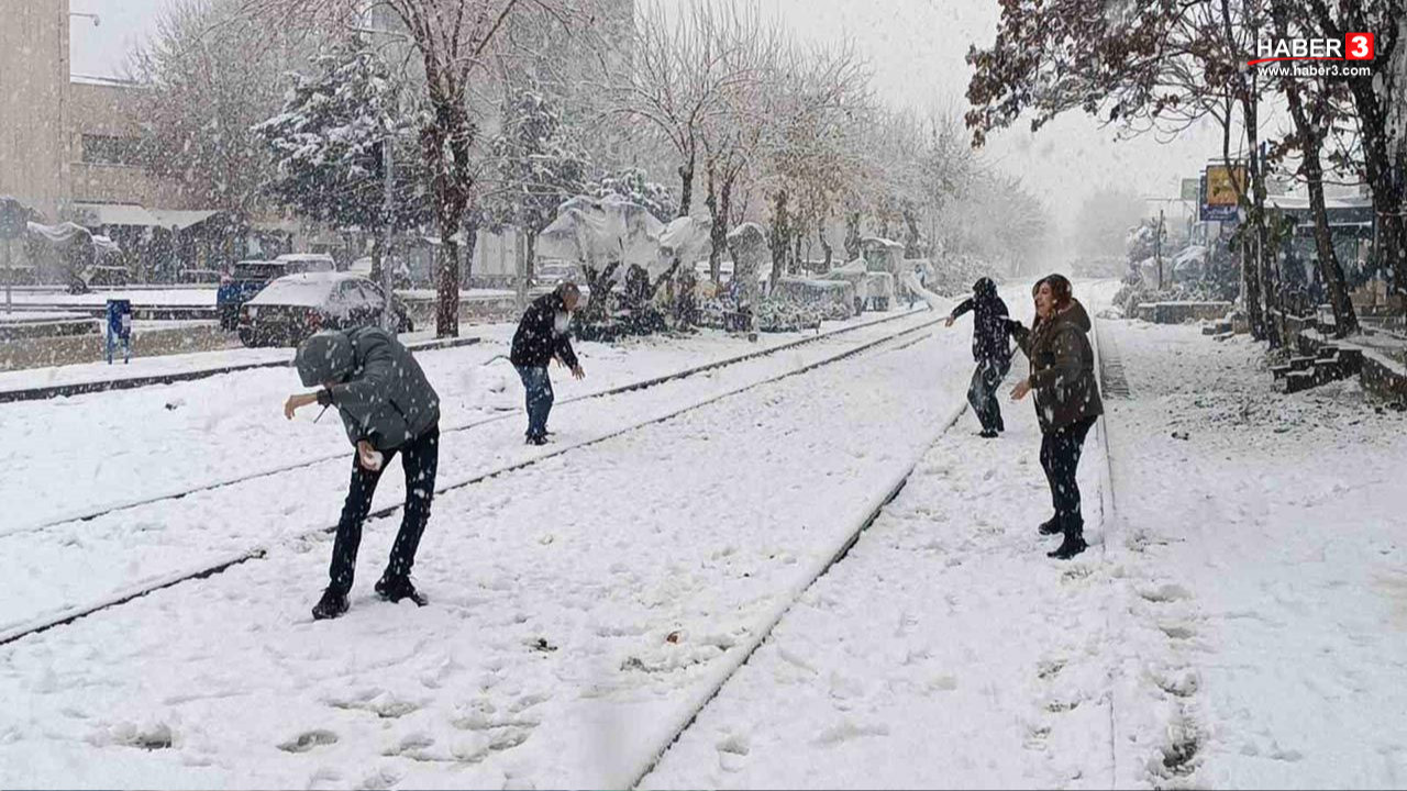 Kar ve soğuklar gelip geçti sanmayın... Son 9 yılın en soğuğu geliyor, kar için yeni tarih verildi