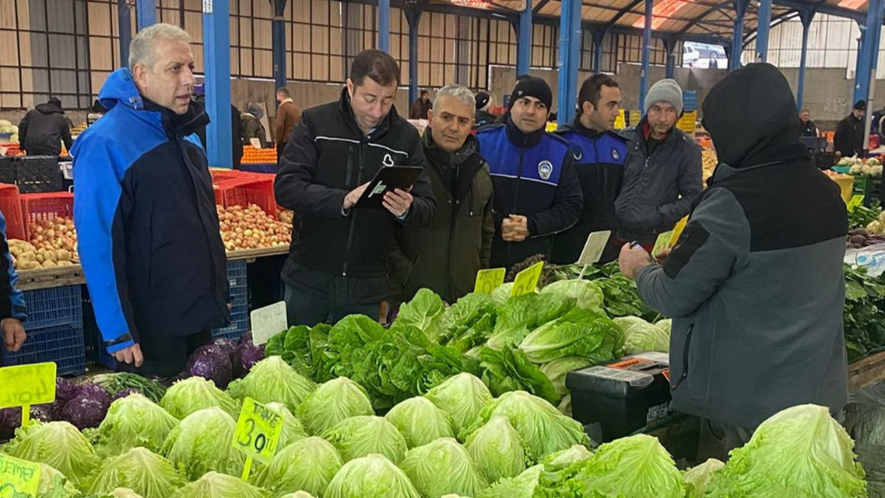 Balıkesir Büyükşehir Belediyesi pazar yerlerini vatandaşın hizmetine uygun hale getiriyor