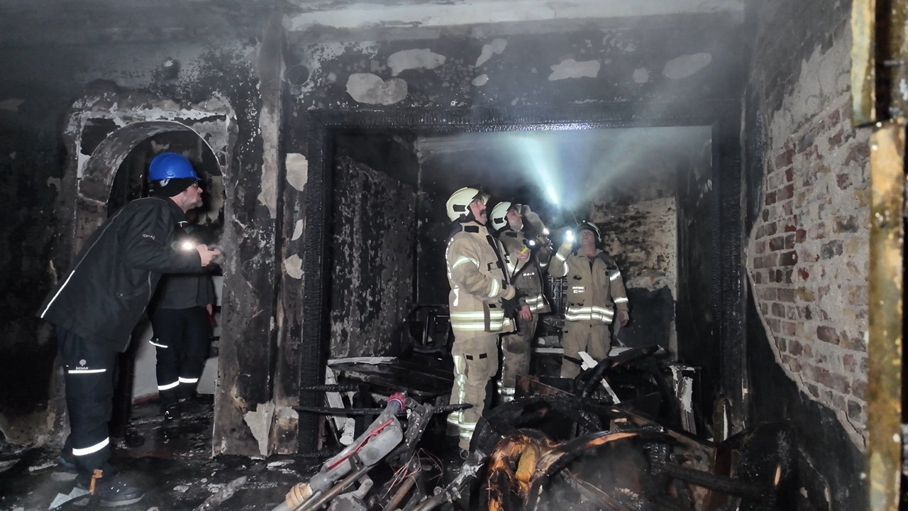 İstanbul Kadıköy'de korkutan yangın: 1’i ağır 8 yaralı var