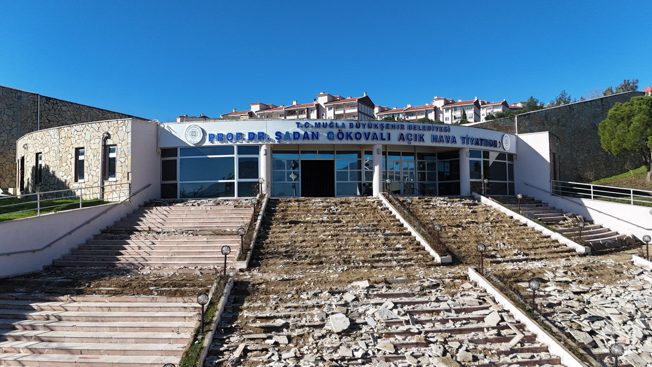 Muğla'da Şadan Gökovalı Açık Hava Tiyatrosu Çağdaş Bir Yapıya Kavuşuyor