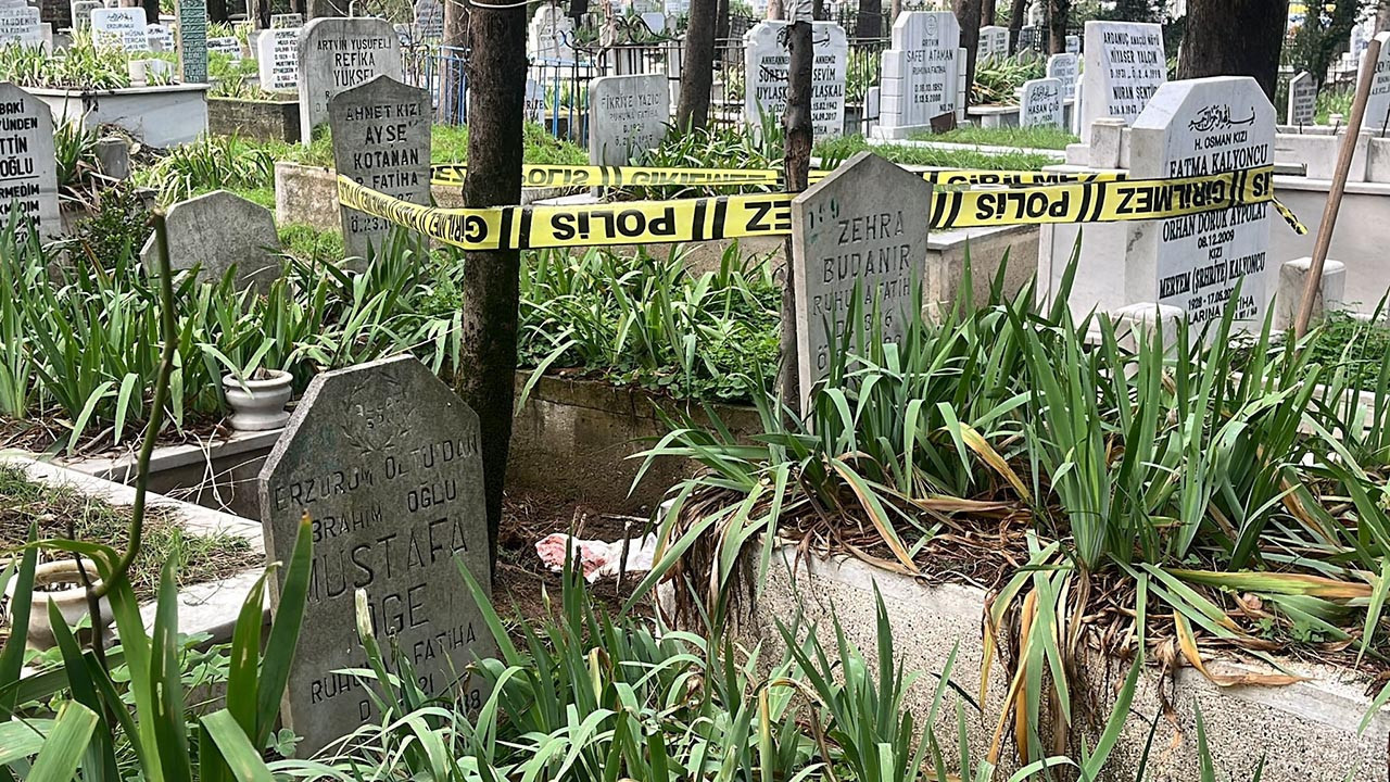 Mezarlıkta gömülü poşetten cenin çıktı!