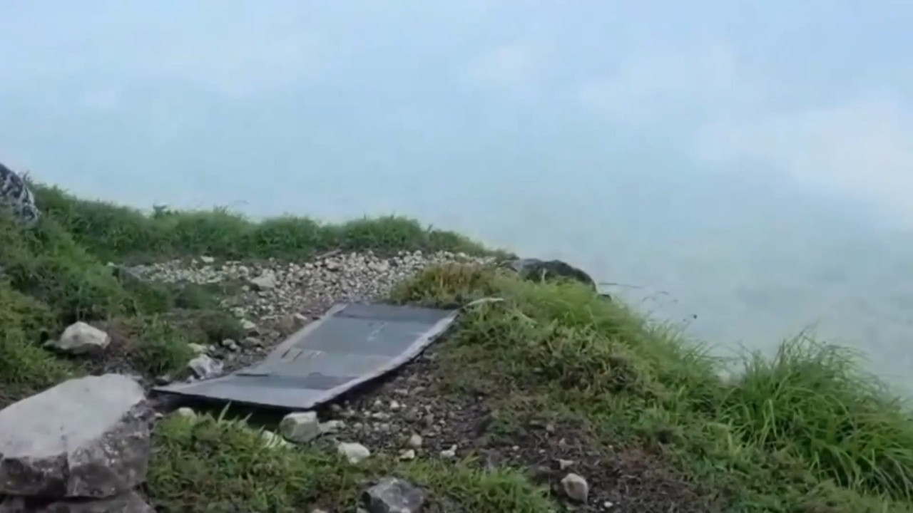 Radardan kaybolan uçağın enkazına ulaşıldı