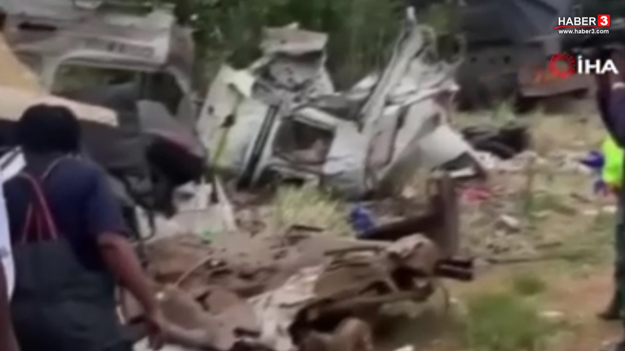Okul servisi kamyonla çarpıştı: 14 öğrenci hayatını kaybetti