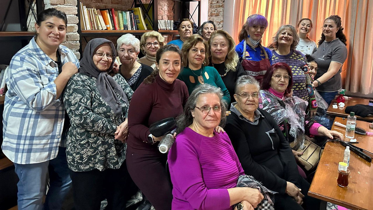 Muratpaşa'nın Yaşlı Evleri’nde kişisel bakım uygul…