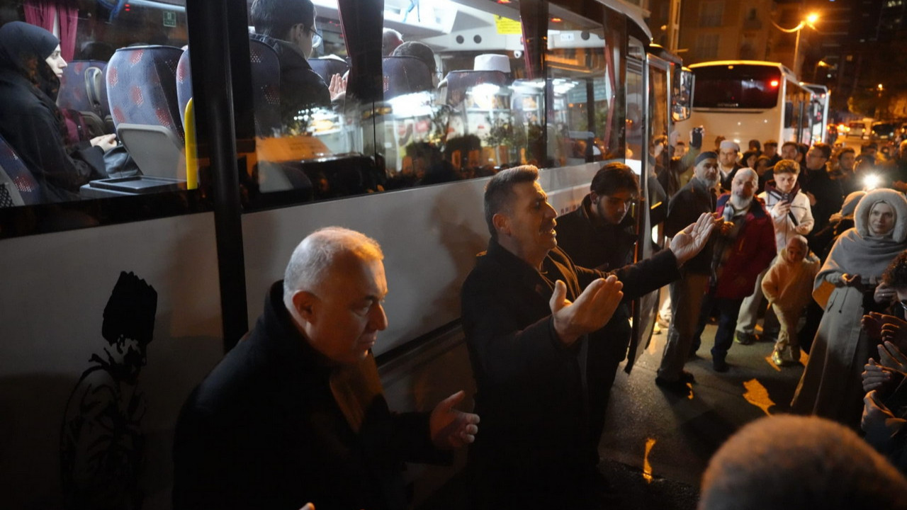 Kartal'da Umre Yolcuları Dualar İle Uğurlandı