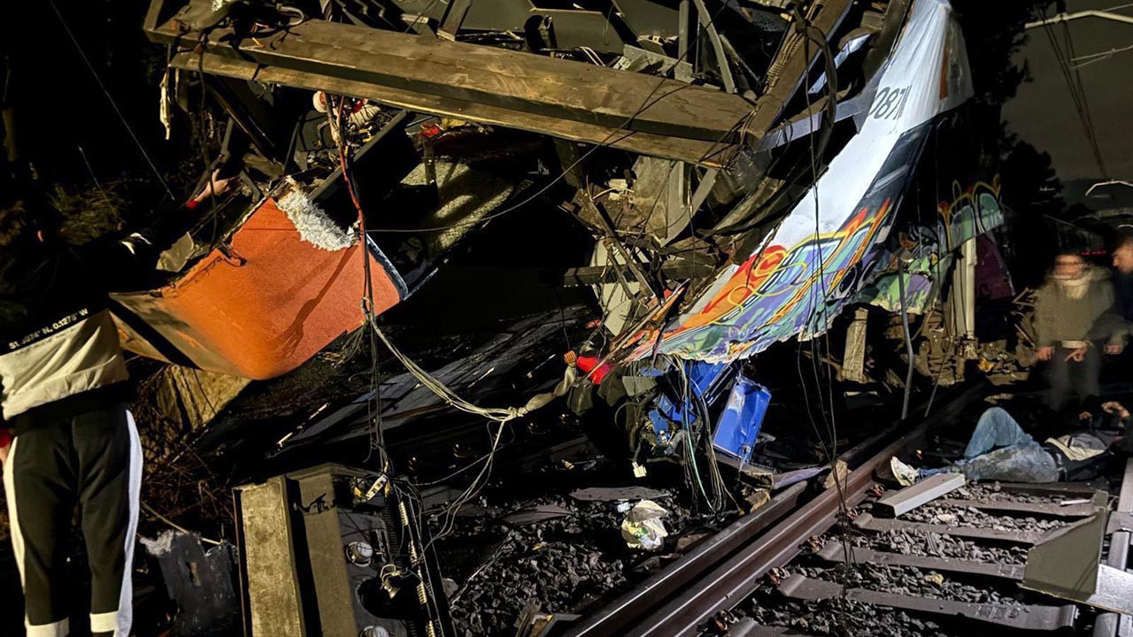 Bir ülke şokta! İki gün arayla üç tren kazası: Ölü ve yaralılar var!