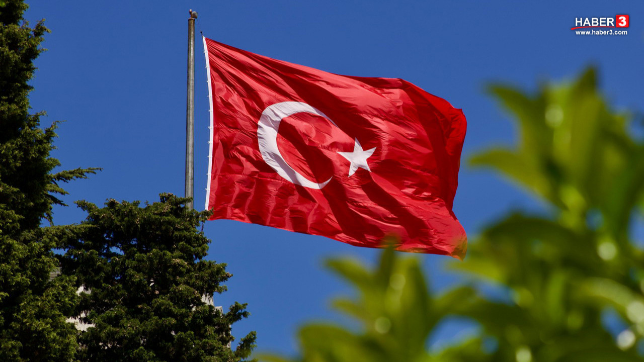 Türk bayrağına bir saygısızlık daha!