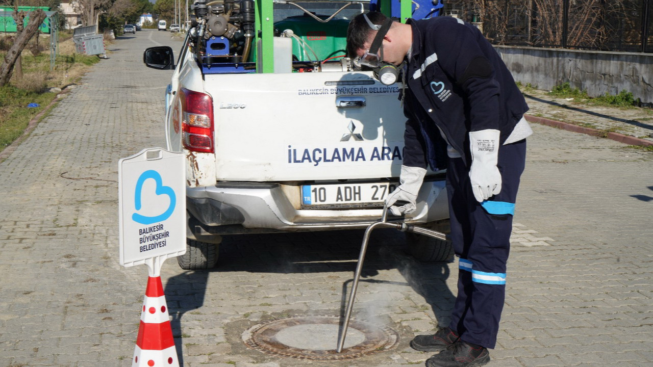 Balıkesir Büyükşehir haşerelere karşı kışlak mücadelesini sürdürüyor