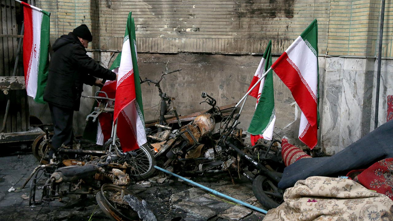 İran'da sokaklar kan gölü: Can kaybı 5 bini aştı!