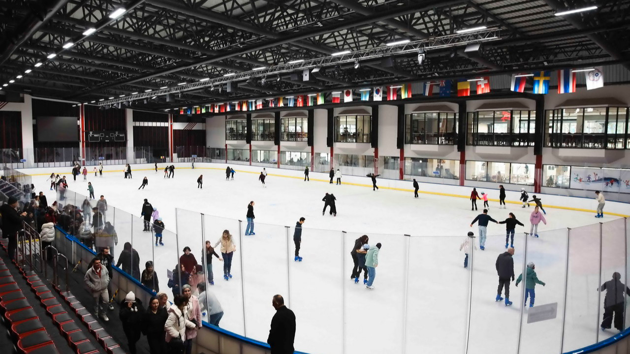 Ankara'da yarıyıl tatilinin uğrak noktası BelPA Buz Pateni Tesisi oldu