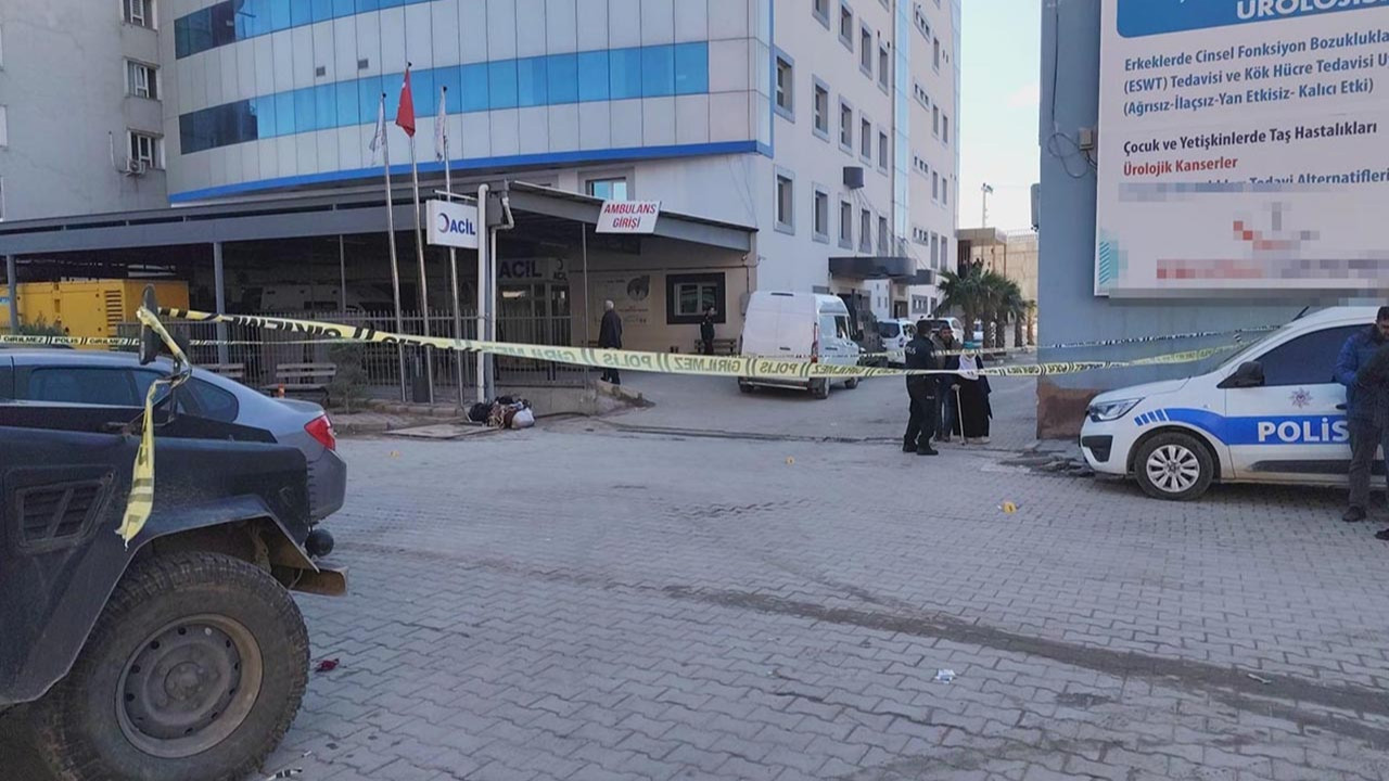 Hastane önünde kanlı kavga: Ölü ve yaralılar