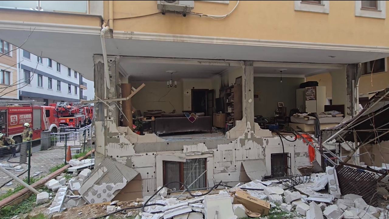 İstanbul'da doğal gaz patlaması! Sokak savaş alanına döndü