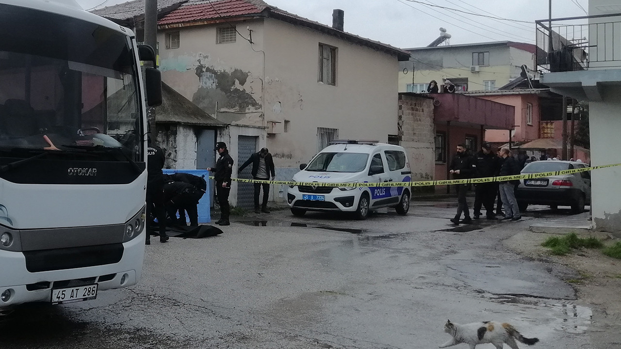 Yedi çocuk annesi kadın sokak ortasında öldürüldü!