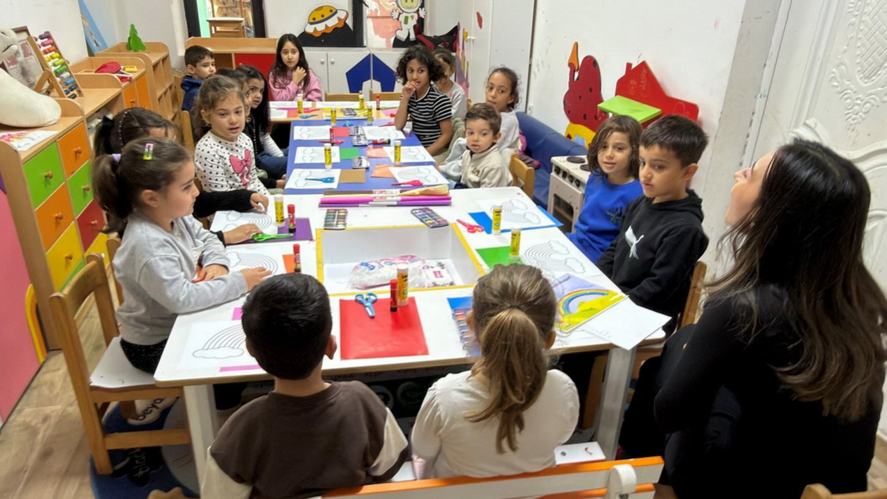 Bodrum'da Gökkuşağı Sanat Atölyesi Çocuklardan Yoğun İlgi Gördü