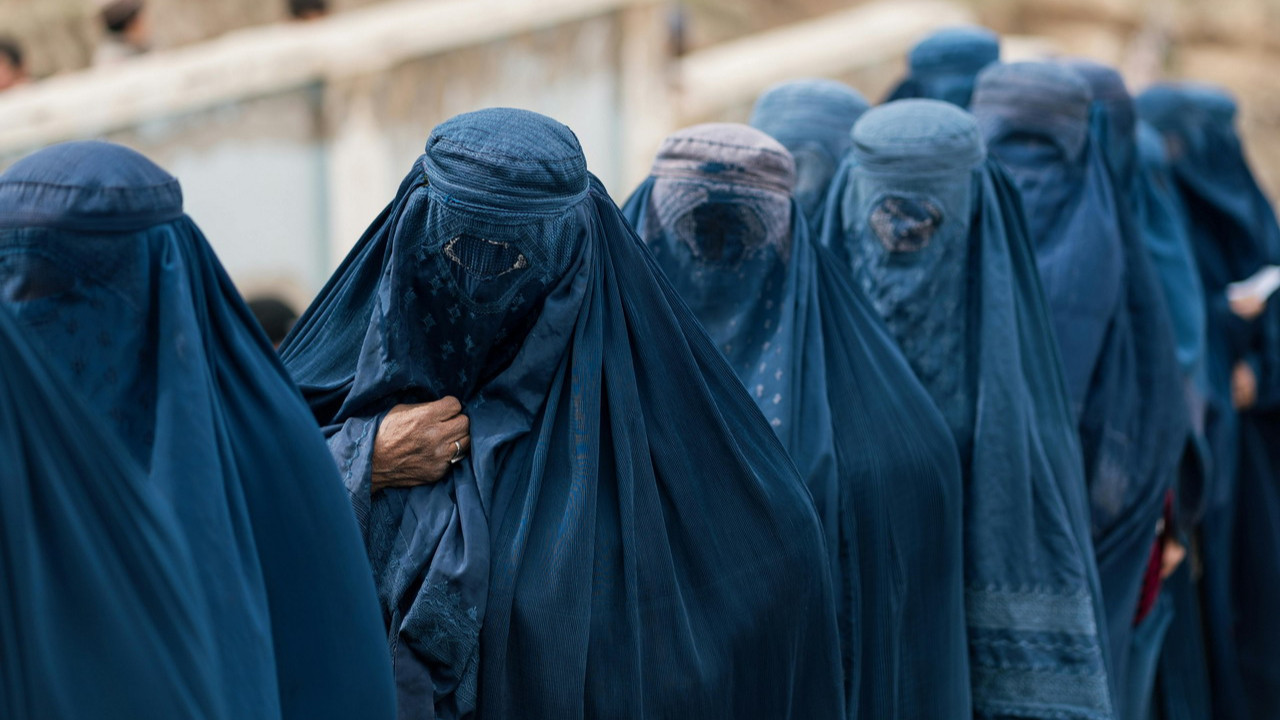 2026 yılında ''köleliği'' resmen geri getirdiler: Kız çocukları için yeni yasaklar da yürürlükte!