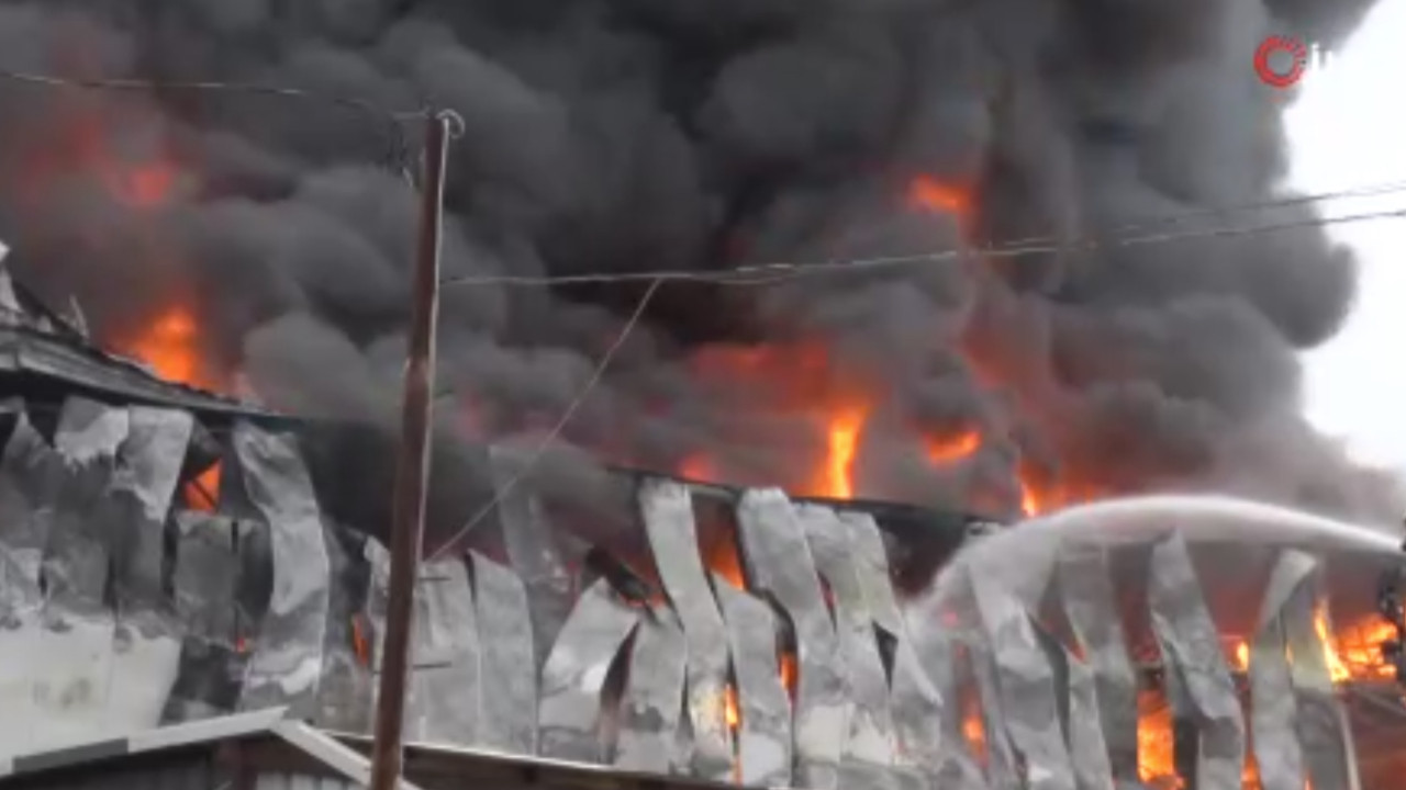 İstanbul'daki fabrikada büyük yangın
